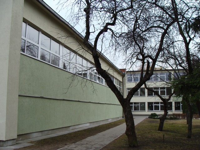 Fasado Darbai - šiltinimas Polistirolu, Tinkavimas, Dažymas - Santaros Vid. Mokykla